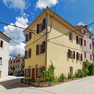 Apartman Viola By Rent Istria, Momjan