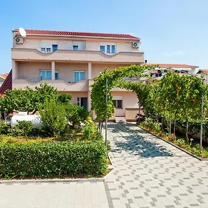 apartment-mare-zadar-23000.hotelinzadar.com/